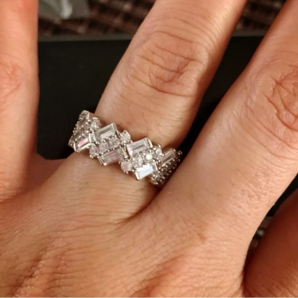 18k WG/925 Sterling Baguette/Round
Diamond Band - Picture 5 of 14